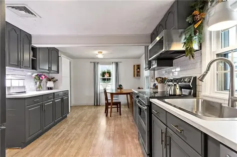 48 Rowe Avenue Warwick RI 02889
