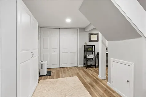 48 Rowe Avenue Warwick RI 02889