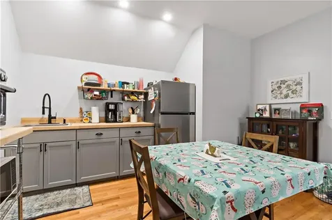 48 Rowe Avenue Warwick RI 02889