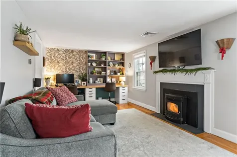 48 Rowe Avenue Warwick RI 02889