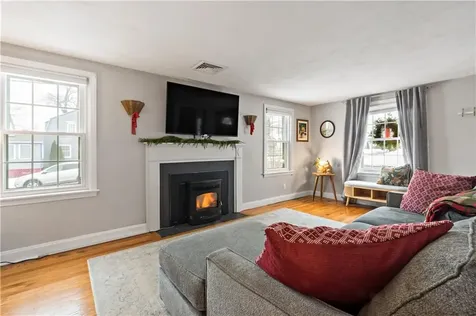 48 Rowe Avenue Warwick RI 02889