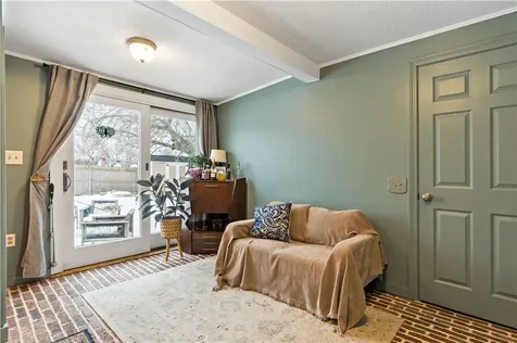 48 Rowe Avenue Warwick RI 02889