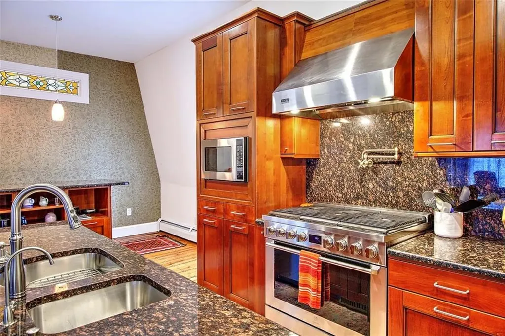 159 Sutton Street Providence RI 02903