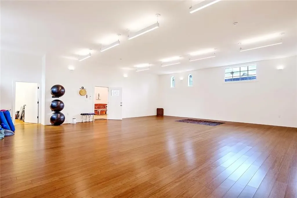 159 Sutton Street Providence RI 02903