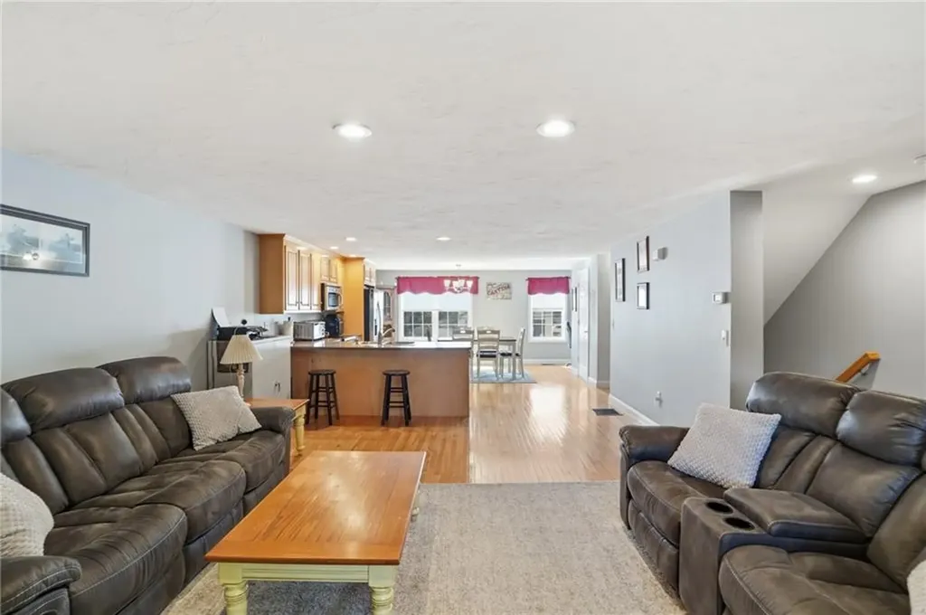 272 Cass Avenue Woonsocket RI 02895