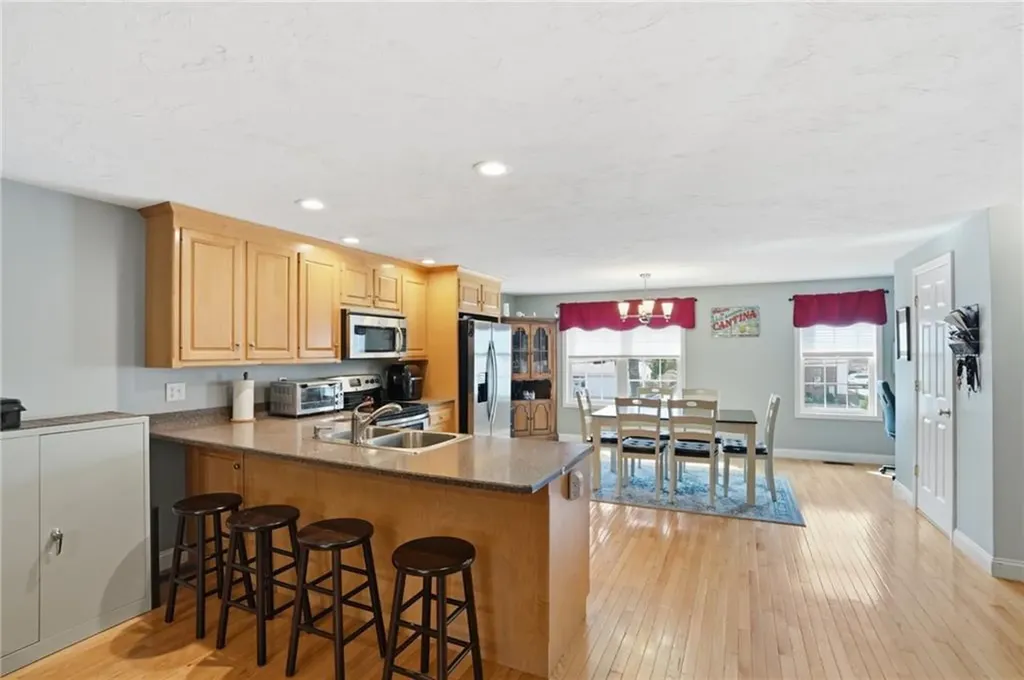 272 Cass Avenue Woonsocket RI 02895