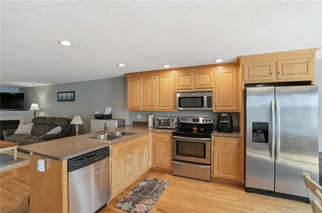 272 Cass Avenue Woonsocket RI 02895