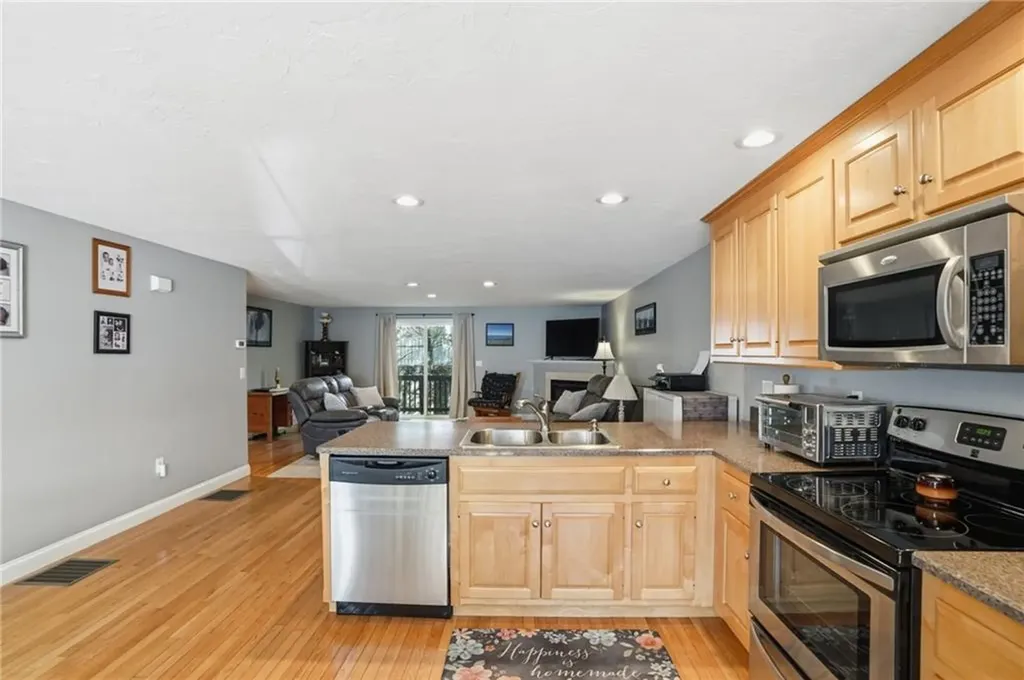 272 Cass Avenue Woonsocket RI 02895