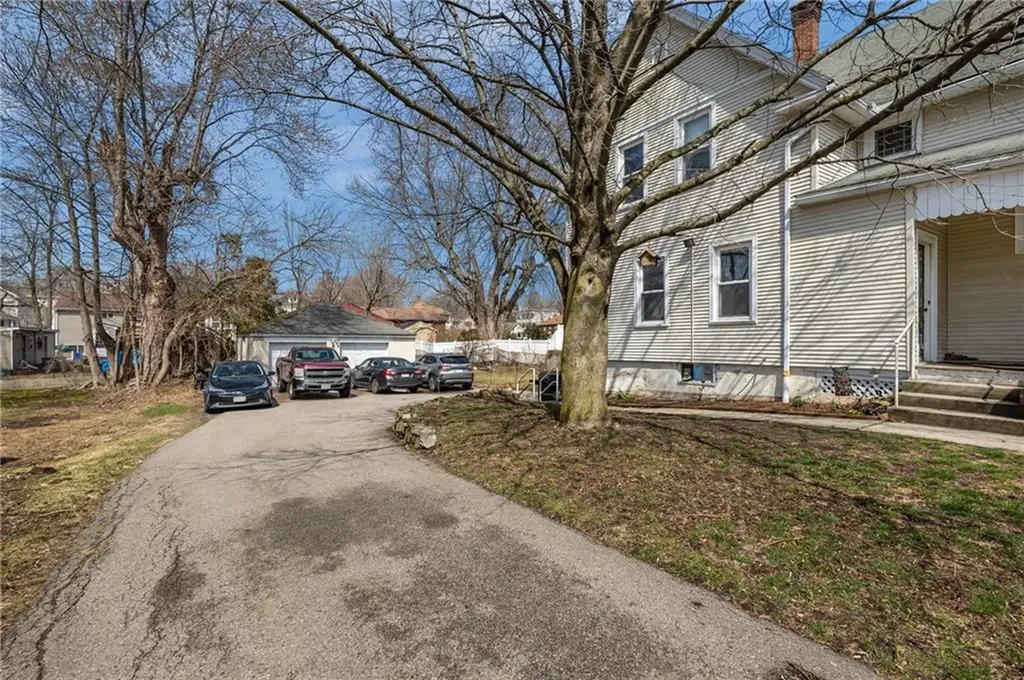 469 Winter Street Woonsocket RI 02895