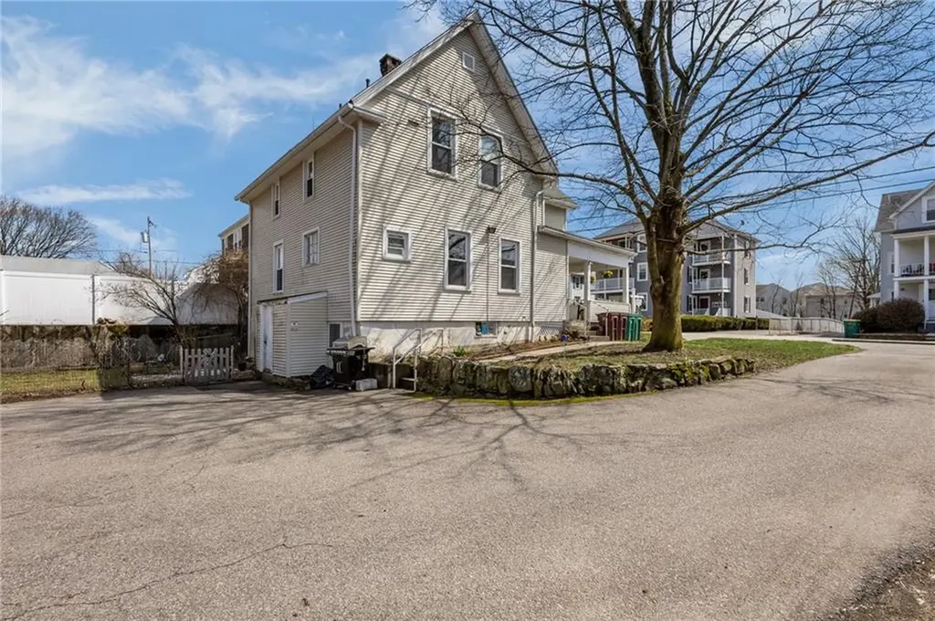 469 Winter Street Woonsocket RI 02895