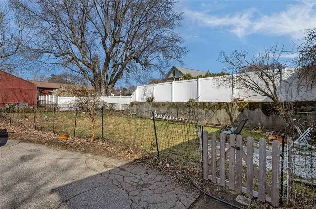 469 Winter Street Woonsocket RI 02895