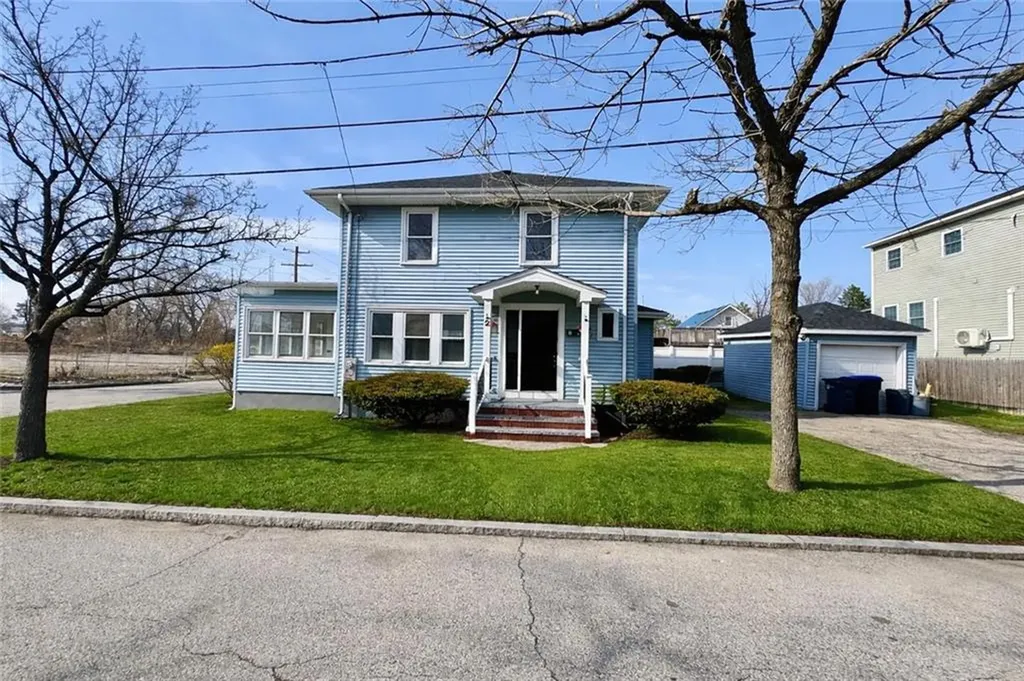 2 Tobyhanna Street Providence RI 02910