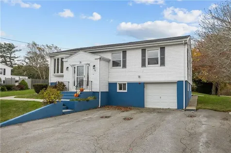 75 Montgomery Street Tiverton RI 02878