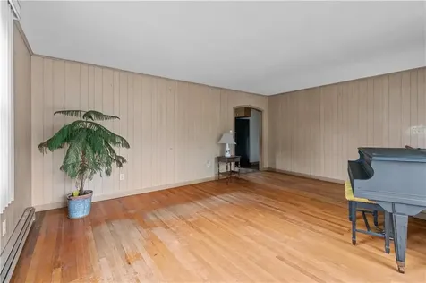 75 Montgomery Street Tiverton RI 02878