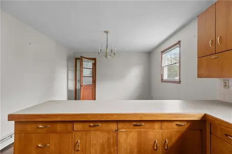 75 Montgomery Street Tiverton RI 02878