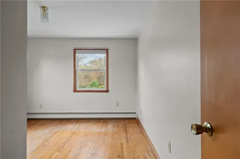 75 Montgomery Street Tiverton RI 02878