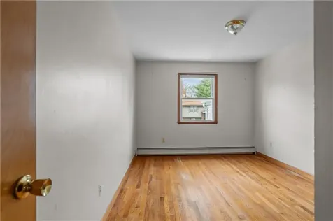 75 Montgomery Street Tiverton RI 02878