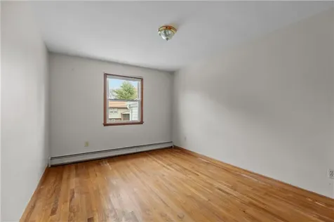 75 Montgomery Street Tiverton RI 02878