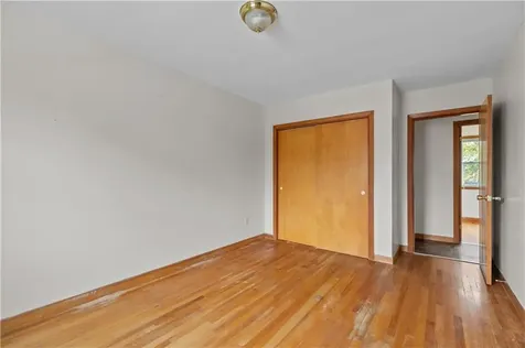 75 Montgomery Street Tiverton RI 02878