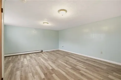 75 Montgomery Street Tiverton RI 02878