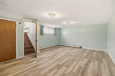 75 Montgomery Street Tiverton RI 02878