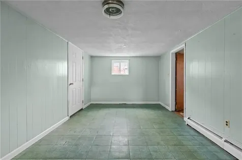 75 Montgomery Street Tiverton RI 02878