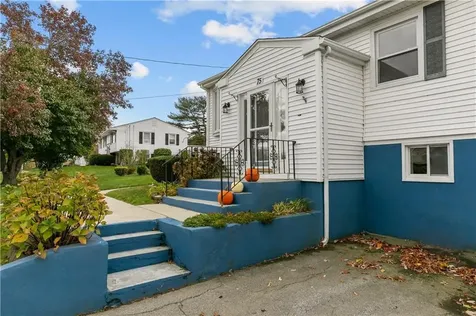 75 Montgomery Street Tiverton RI 02878