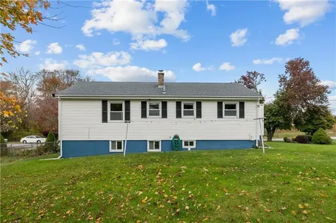 75 Montgomery Street Tiverton RI 02878