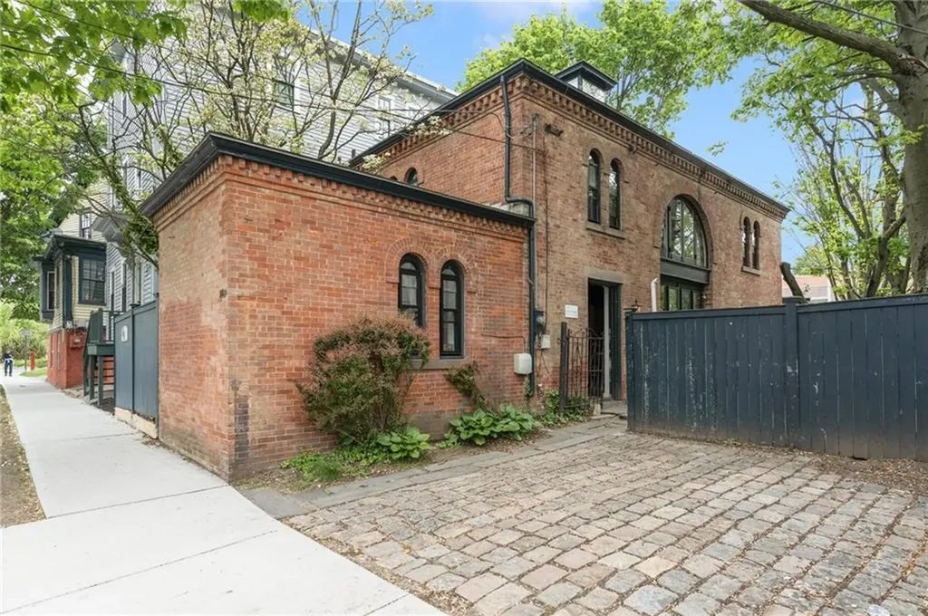 369 Thayer Street Providence RI 02906