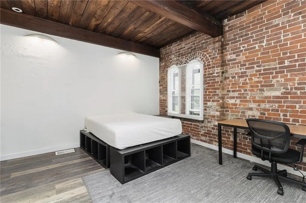 369 Thayer Street Providence RI 02906