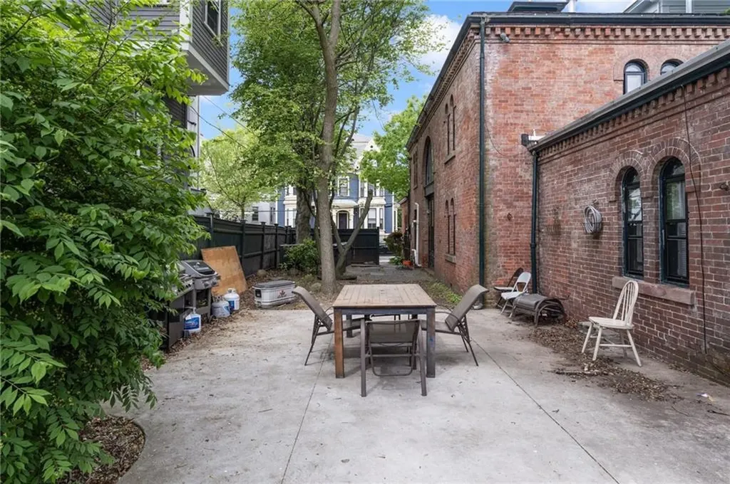 369 Thayer Street Providence RI 02906