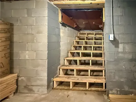 0125 Homestead Avenue Portsmouth RI 02872