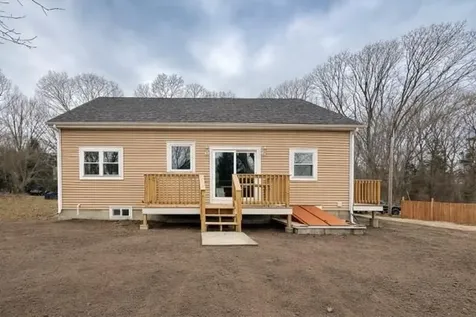 0125 Homestead Avenue Portsmouth RI 02872