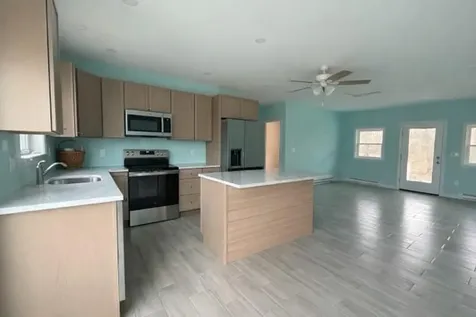 0125 Homestead Avenue Portsmouth RI 02872