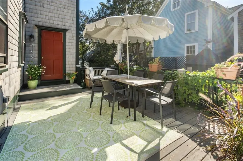 16 Bridge Street Newport RI 02840