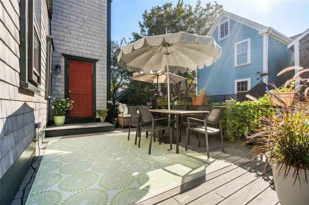 16 Bridge Street Newport RI 02840