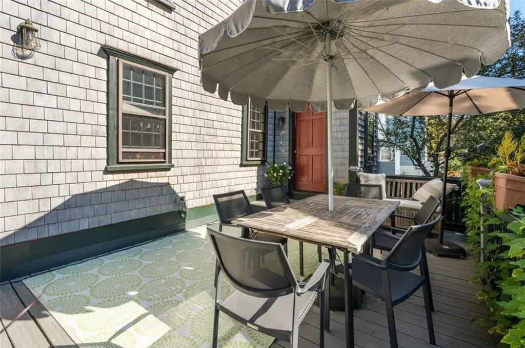 16 Bridge Street Newport RI 02840