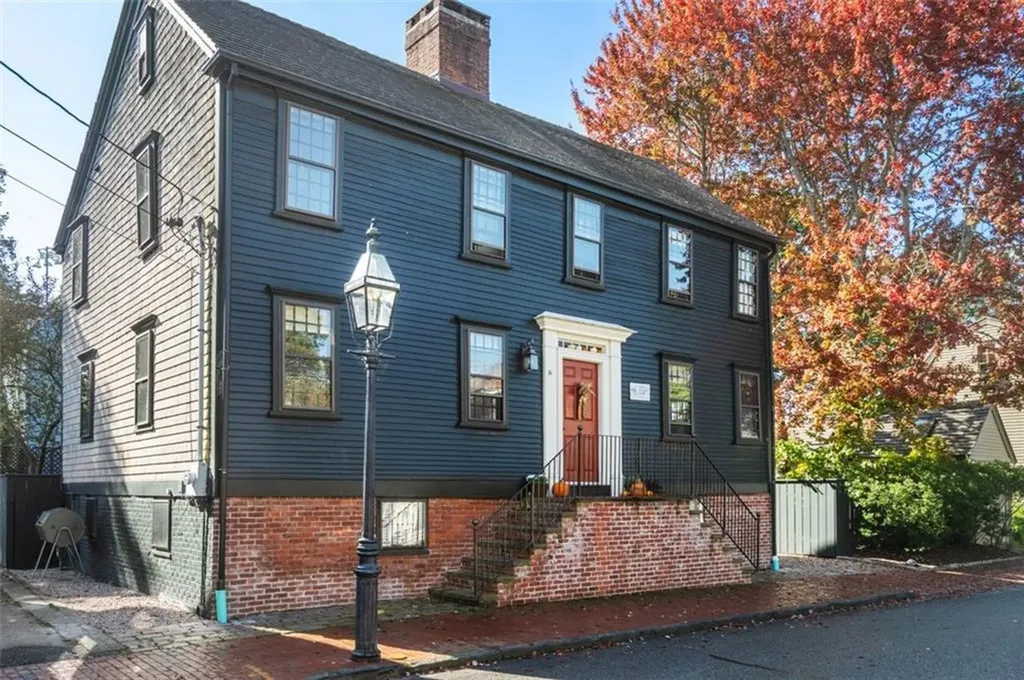 16 Bridge Street Newport RI 02840