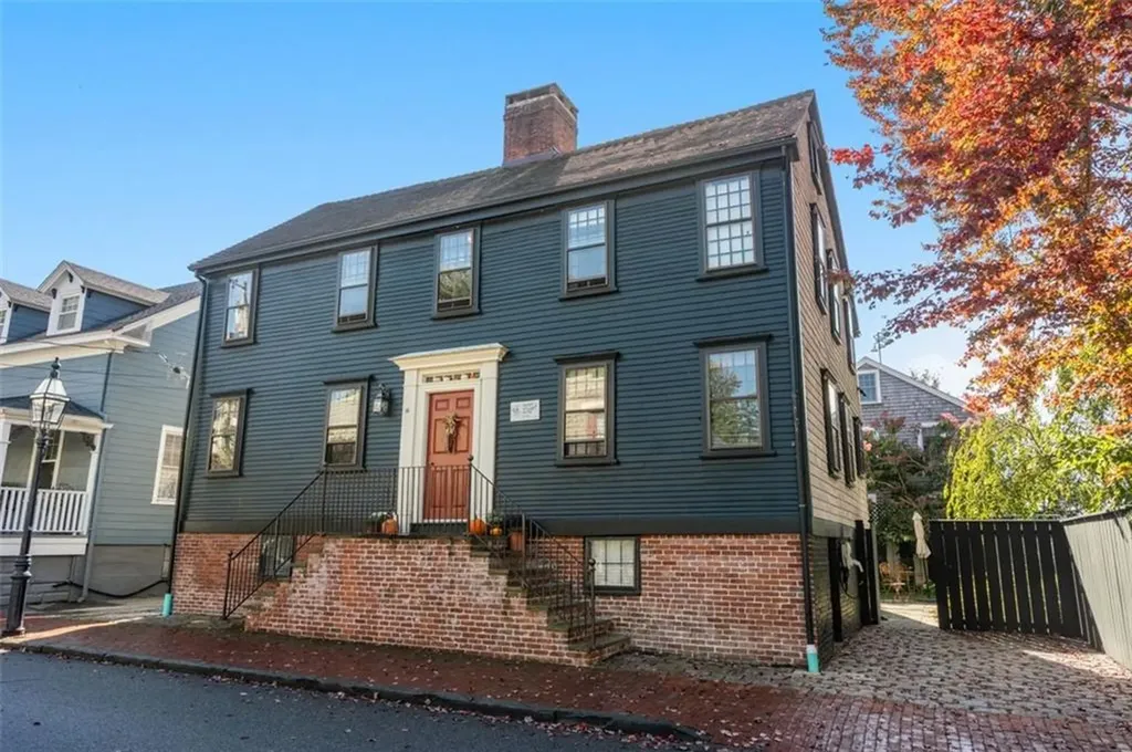 16 Bridge Street Newport RI 02840