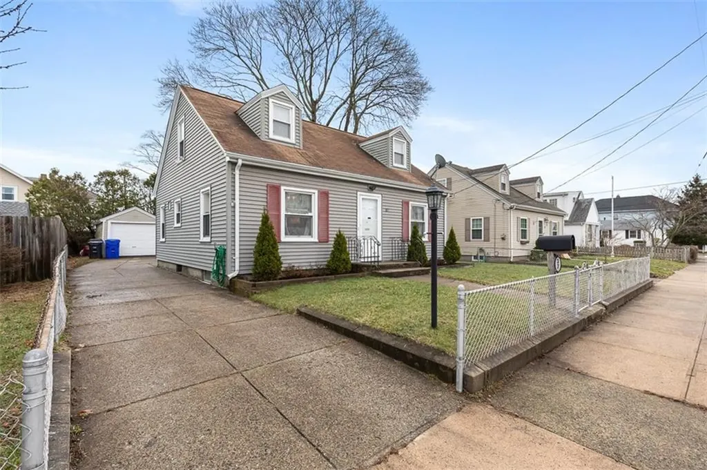 37 Grand Avenue Pawtucket RI 02861