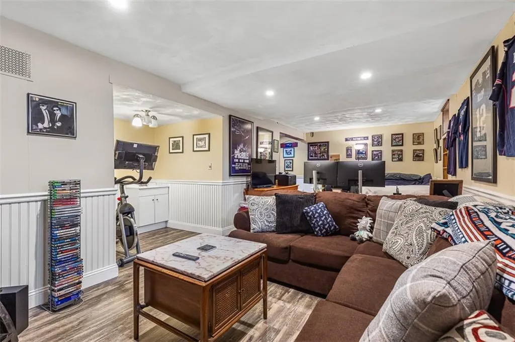 37 Grand Avenue Pawtucket RI 02861