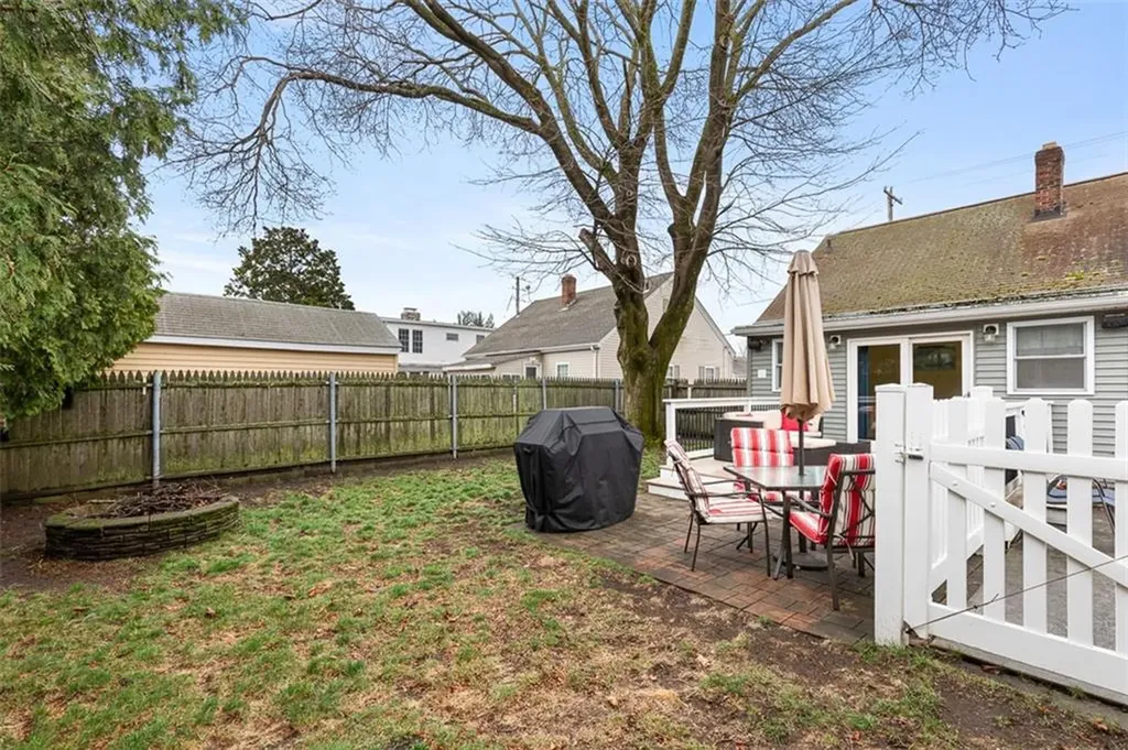 37 Grand Avenue Pawtucket RI 02861