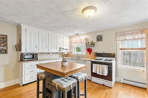 37 Grand Avenue Pawtucket RI 02861