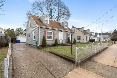 37 Grand Avenue Pawtucket RI 02861