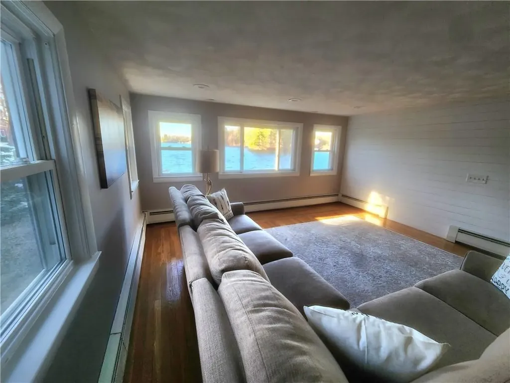 52 Lake Shore Drive Johnston RI 02919