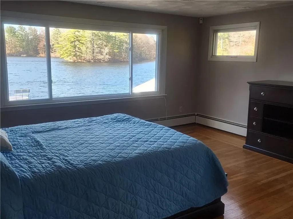 52 Lake Shore Drive Johnston RI 02919