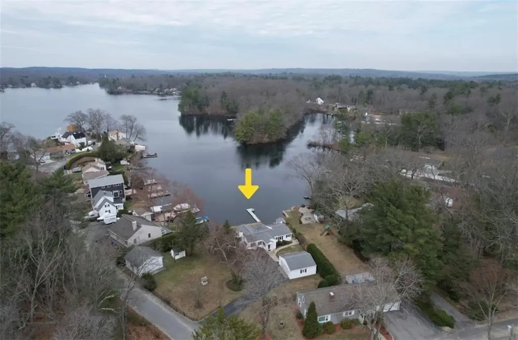 52 Lake Shore Drive Johnston RI 02919