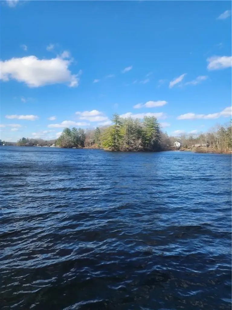 52 Lake Shore Drive Johnston RI 02919