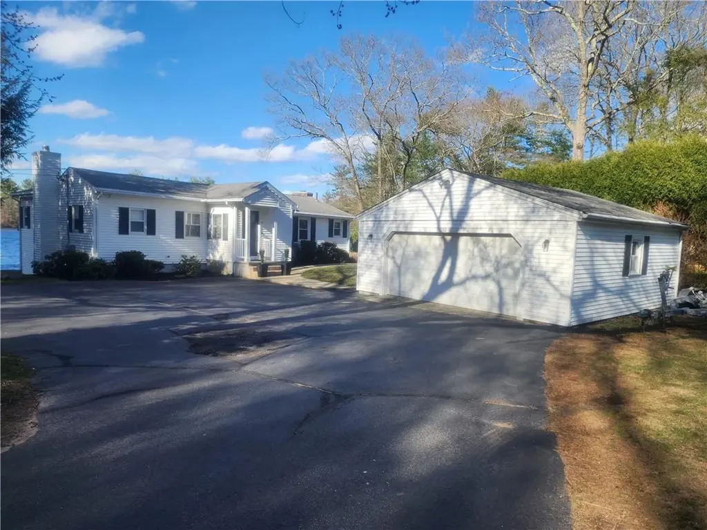 52 Lake Shore Drive Johnston RI 02919