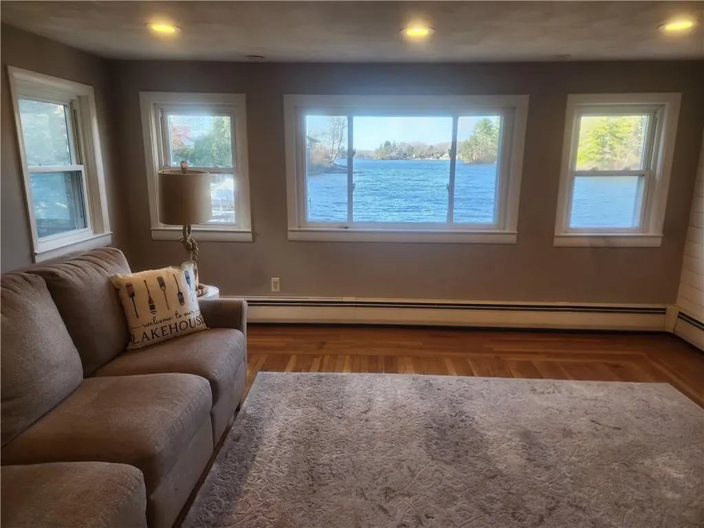 52 Lake Shore Drive Johnston RI 02919